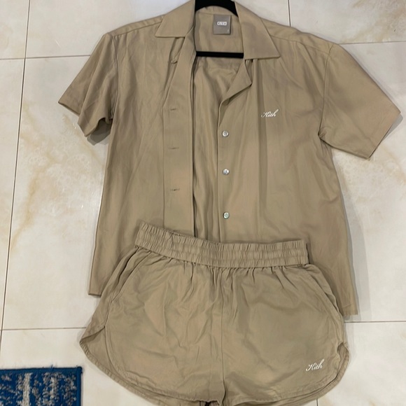 Set - Picture 1 of 3